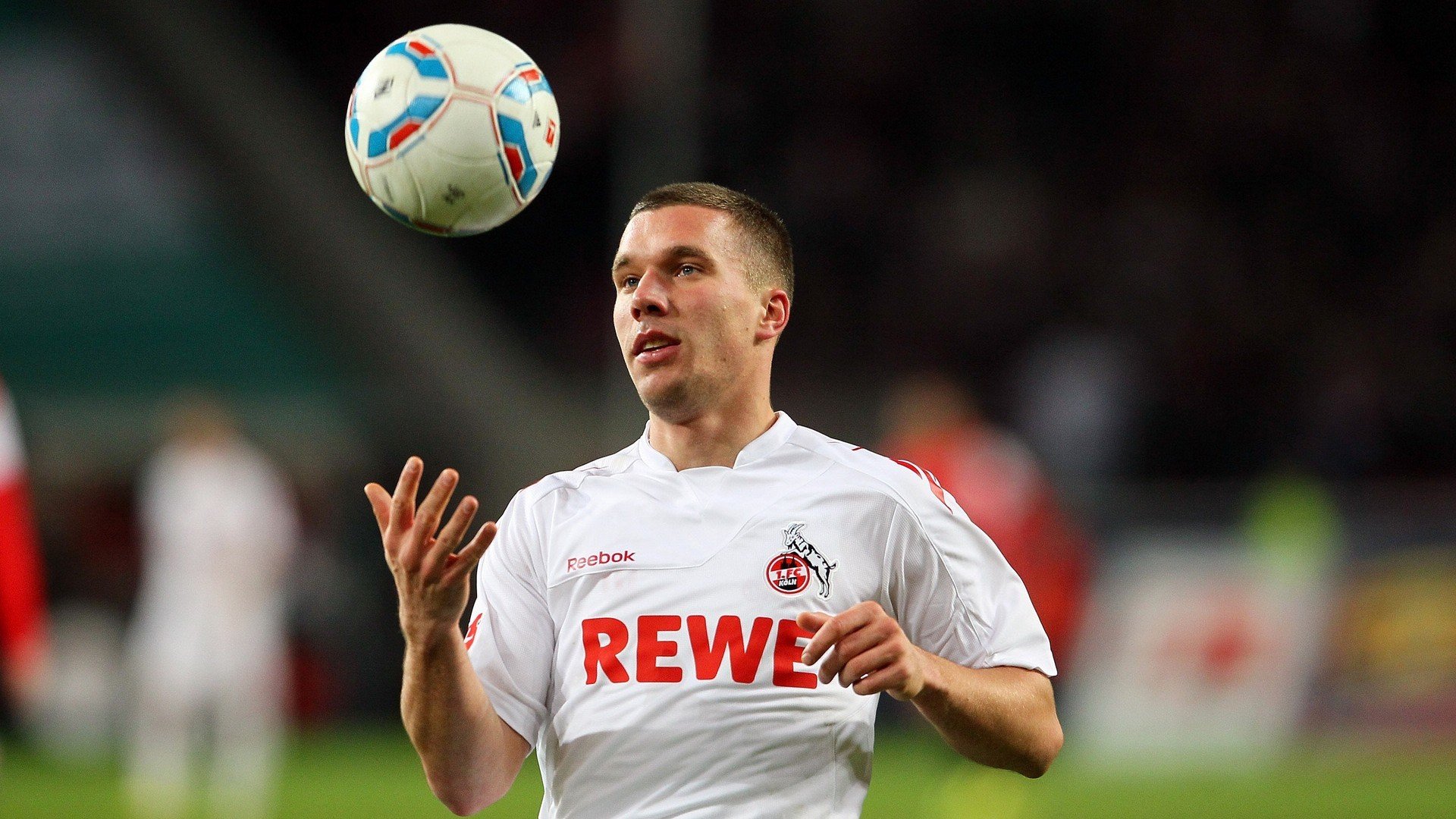 德国希望之星梅尔滕斯挑战长距离极限