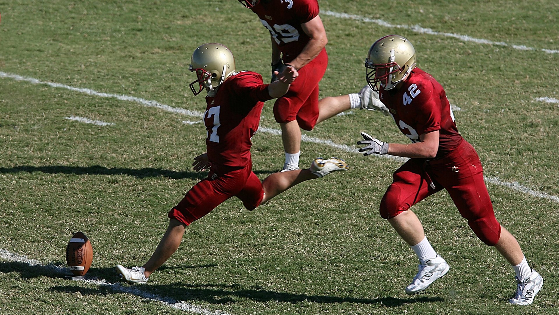 拉文失误频发公牛终结连败,拉文31分率公牛取季前赛四连胜